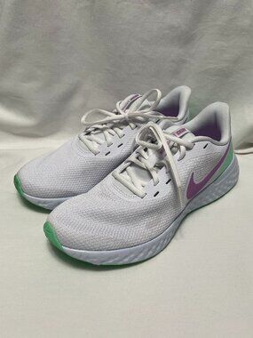 Nike Revolution 5 Running Sneakers Womens Size 9.5 White Green Glow BQ3207-111